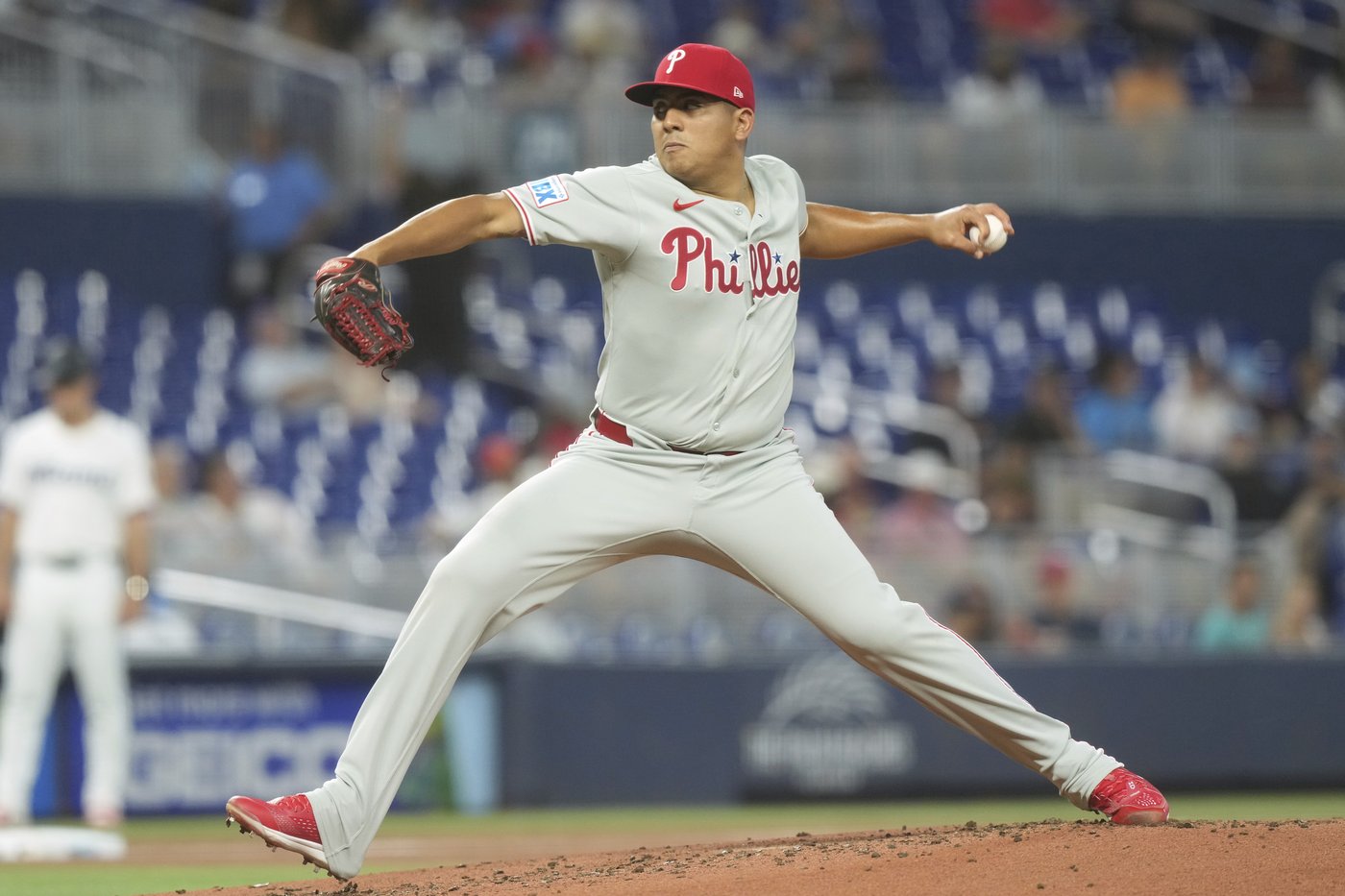 Bryson Stott hits a 3-run homer to help the Phillies beat the Marlins 4-2 | iNFOnews.ca