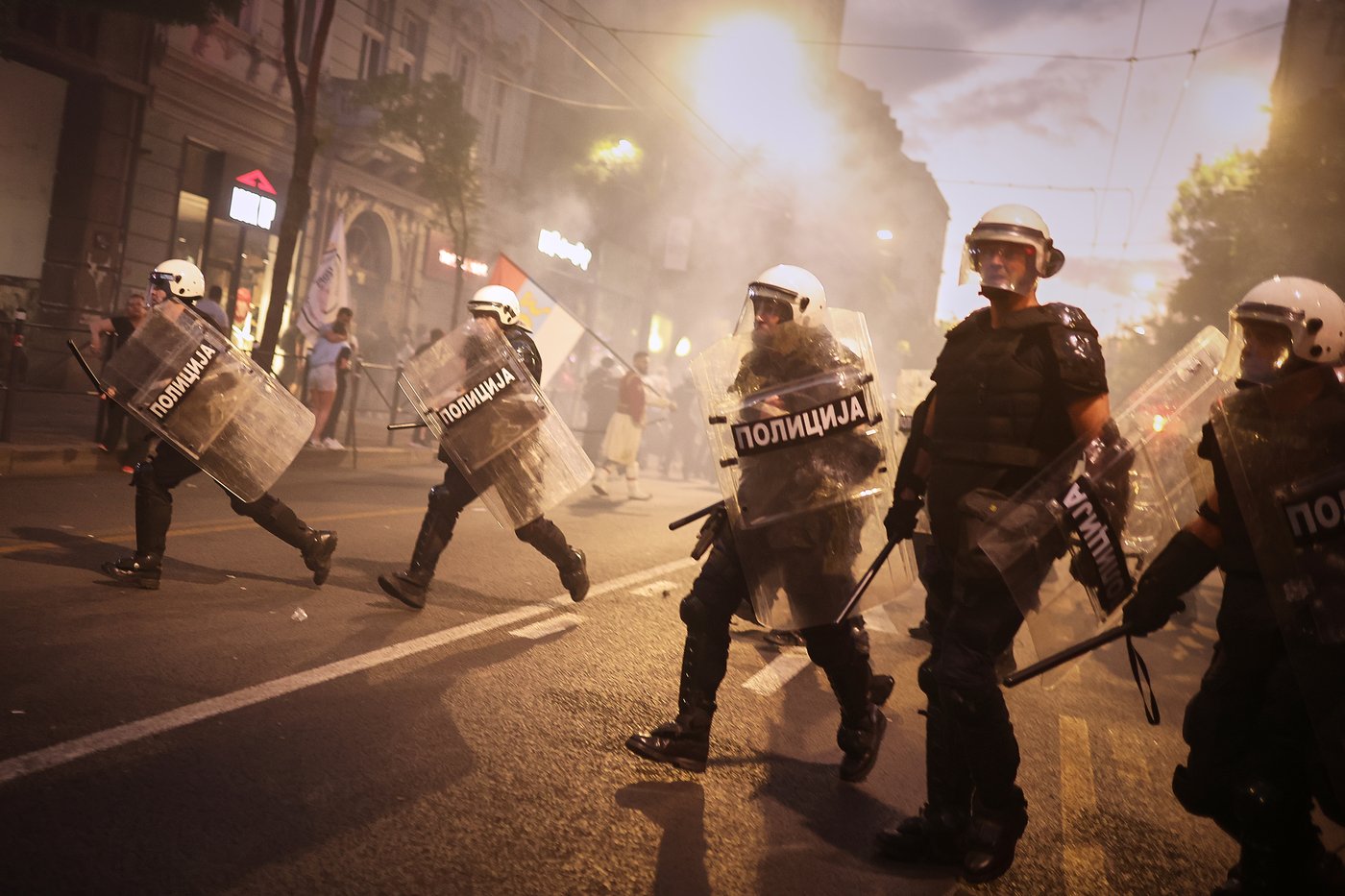 Protesters clash with police after an anti-government rally in Serbia's capital | iNFOnews.ca Protesters clash with police after an anti-government rally in Serbia's capital | iNFOnews.ca