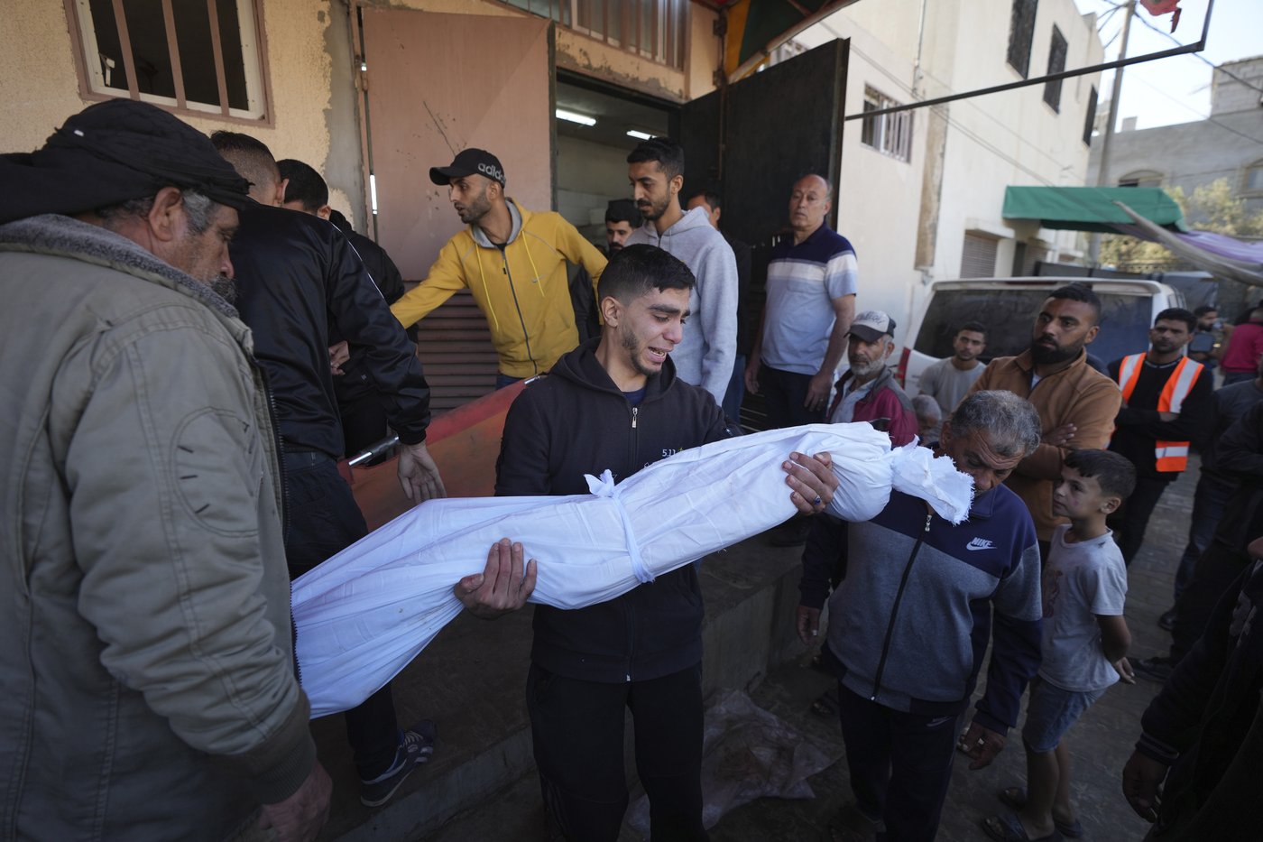 Middle East latest: Israeli strikes kill 11 as Lebanon cease-fire efforts appear to gain steam | iNFOnews.ca