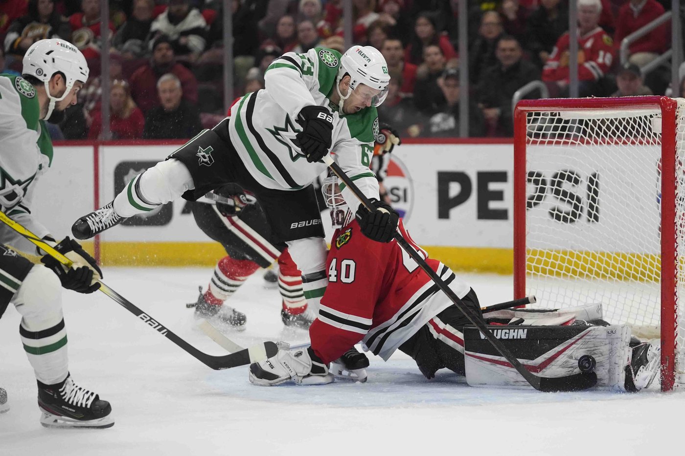 Matt Duchene and Jamie Benn lead the Stars past the Blackhawks 5-1 | iNFOnews.ca