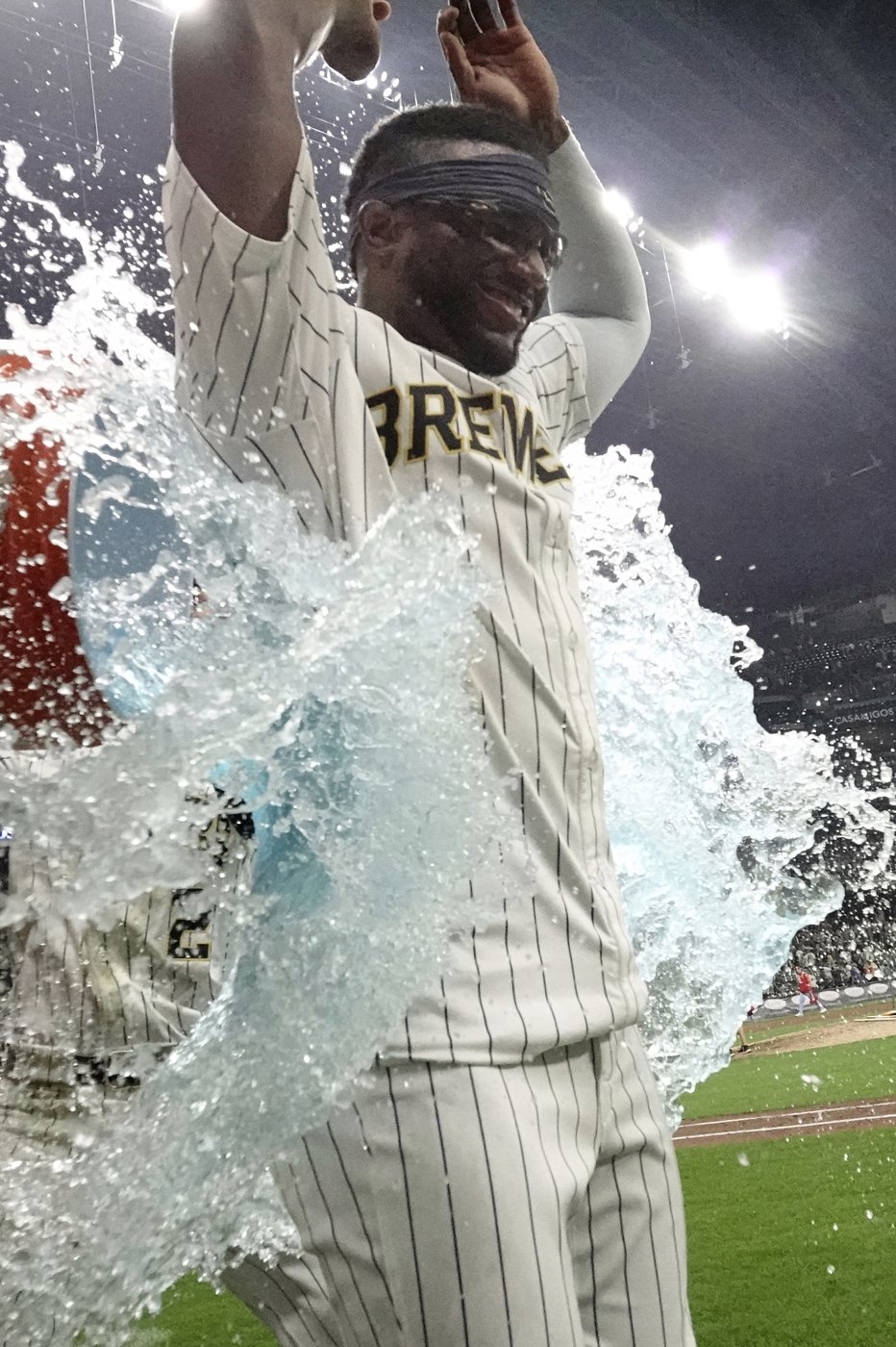 Brewers become first MLB team to clinch playoff spot this season | iNFOnews.ca Brewers become first MLB team to clinch playoff spot this season | iNFOnews.ca