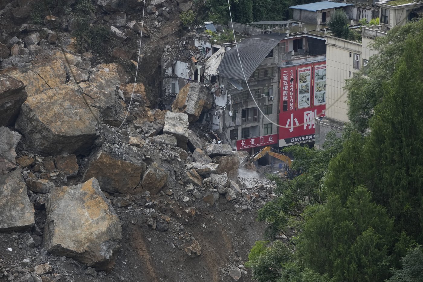 Death toll in China landslide climbs to 51 as land search ends, 10 remain missing | iNFOnews.ca