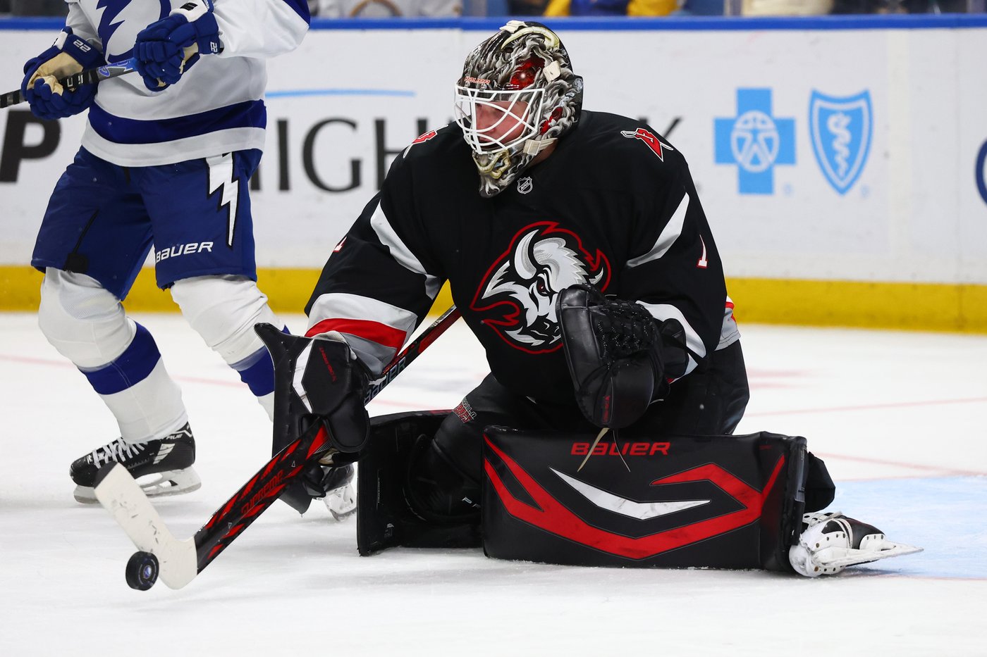 Zucker scores go-ahead goal and Sabres beat Lightning 4-2 in showdown of Atlantic Division Leaders | iNFOnews.ca