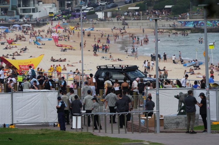 Police allege suspected gunman in Bondi Beach shooting trained with father, Australian media reports | iNFOnews.ca