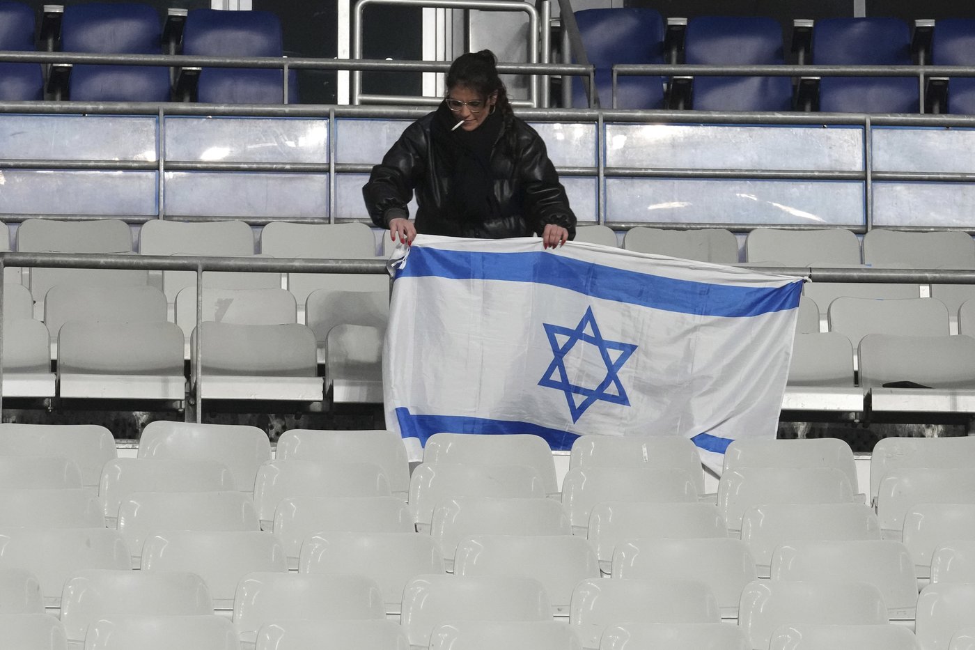 Brief altercation between fans mars France-Israel soccer match despite heavy security | iNFOnews.ca