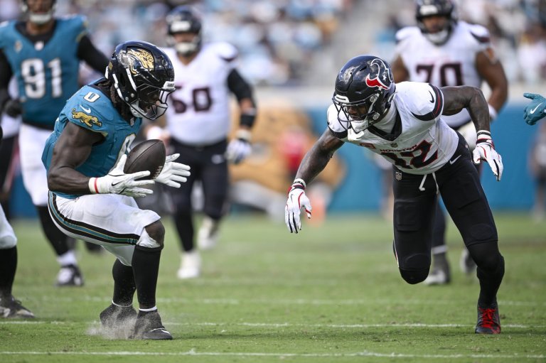 Brian Thomas Jr. comes up big late as the Jaguars send the Texans to 0-3 with a 17-10 victory | iNFOnews.ca