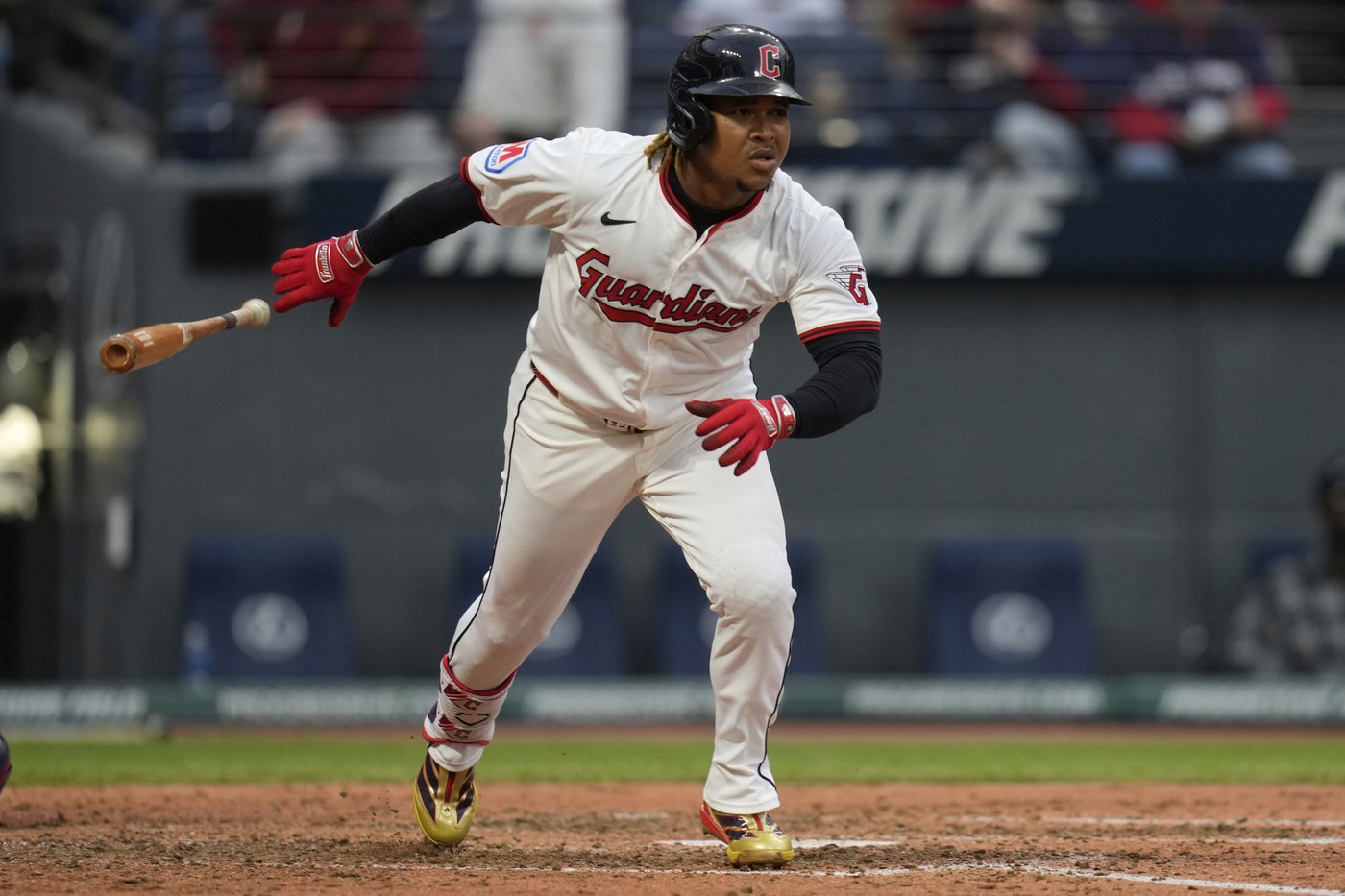 Bo Naylor hits 3-run homer, closer Emmanuel Clase gets save in Guardians' 4-2 win over Twins | iNFOnews.ca Bo Naylor hits 3-run homer, closer Emmanuel Clase gets save in Guardians' 4-2 win over Twins | iNFOnews.ca