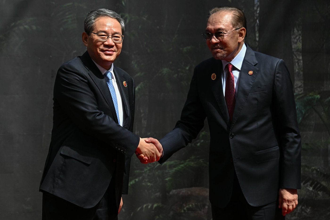 Malaysia's Anwar calls for dialogue over coercion at East Asia summit | iNFOnews.ca Malaysia's Anwar calls for dialogue over coercion at East Asia summit | iNFOnews.ca