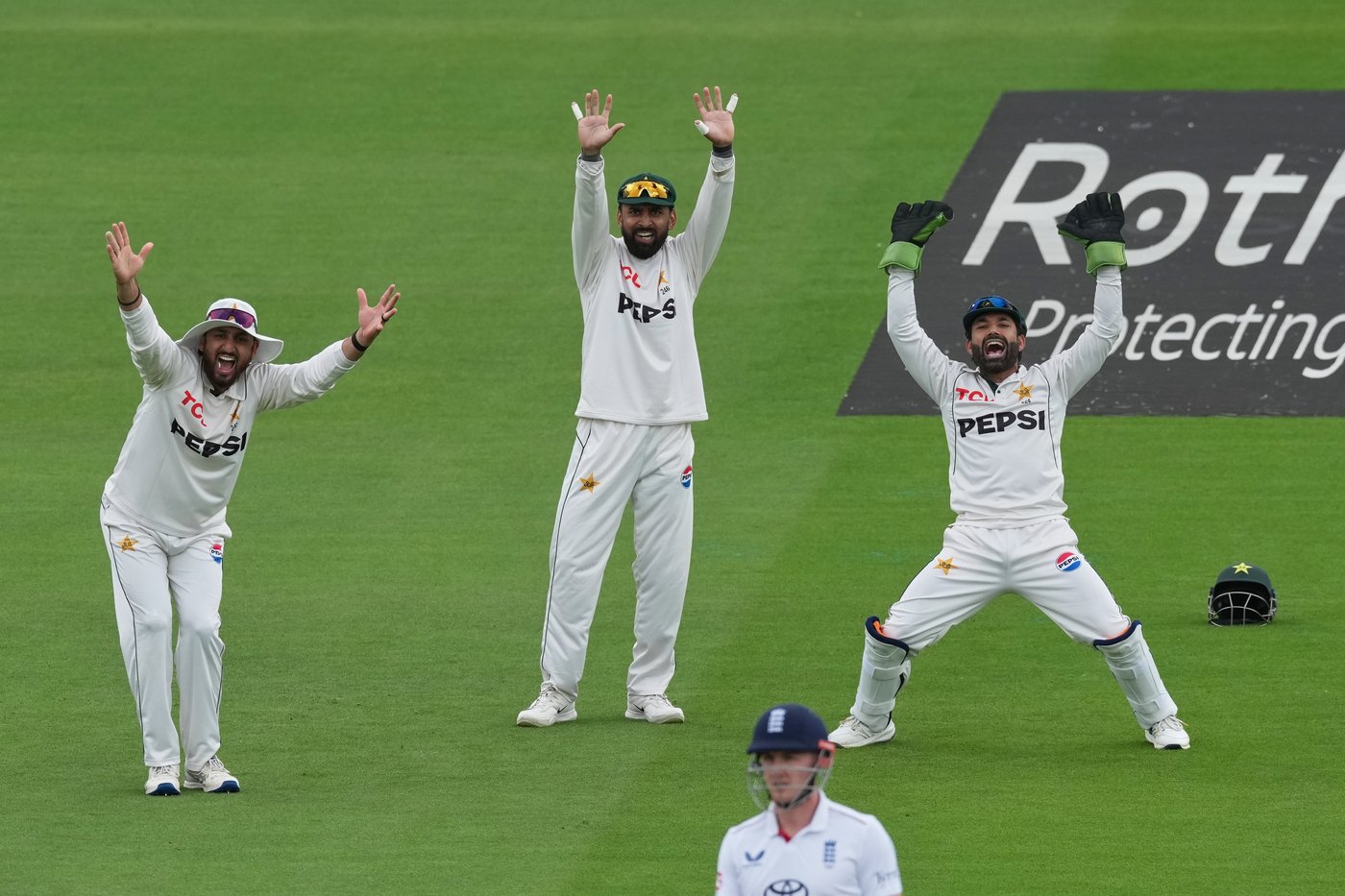 England extends lead to 357 runs in second test against Pakistan on rainy day at Lord's | iNFOnews.ca England extends lead to 357 runs in second test against Pakistan on rainy day at Lord's | iNFOnews.ca