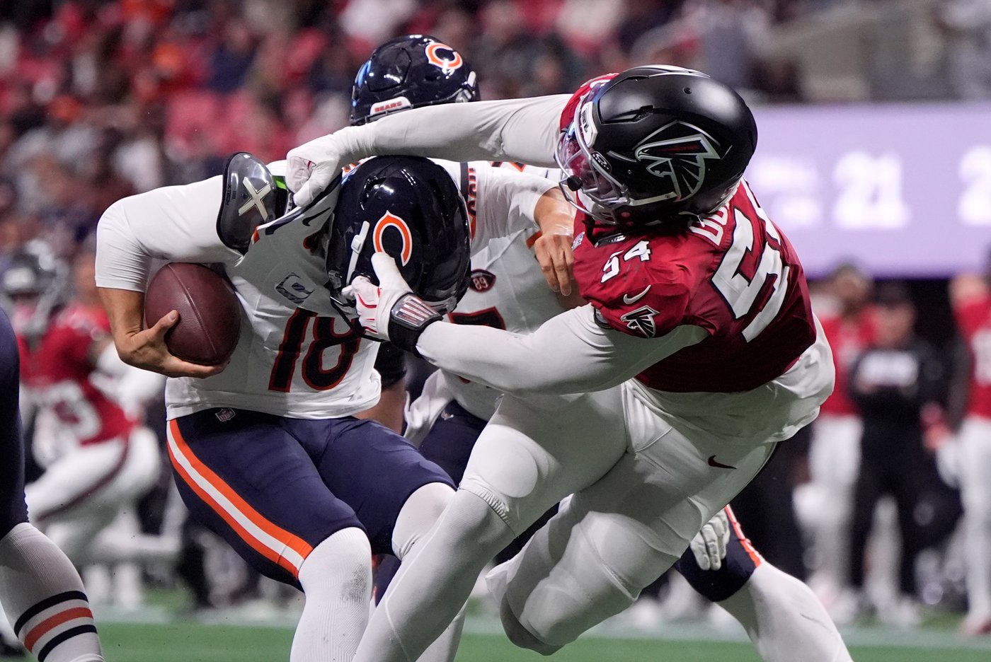 Caleb Williams completes first 12 passes in return after missing 3 games as Bears top Falcons 31-23 | iNFOnews.ca