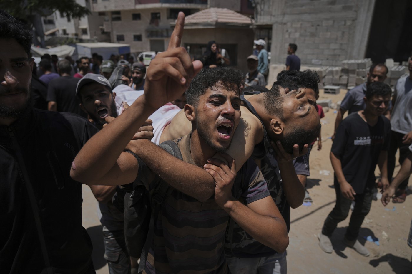 UN food agency says Israeli tanks and snipers opened fire on a crowd seeking aid in Gaza | iNFOnews.ca