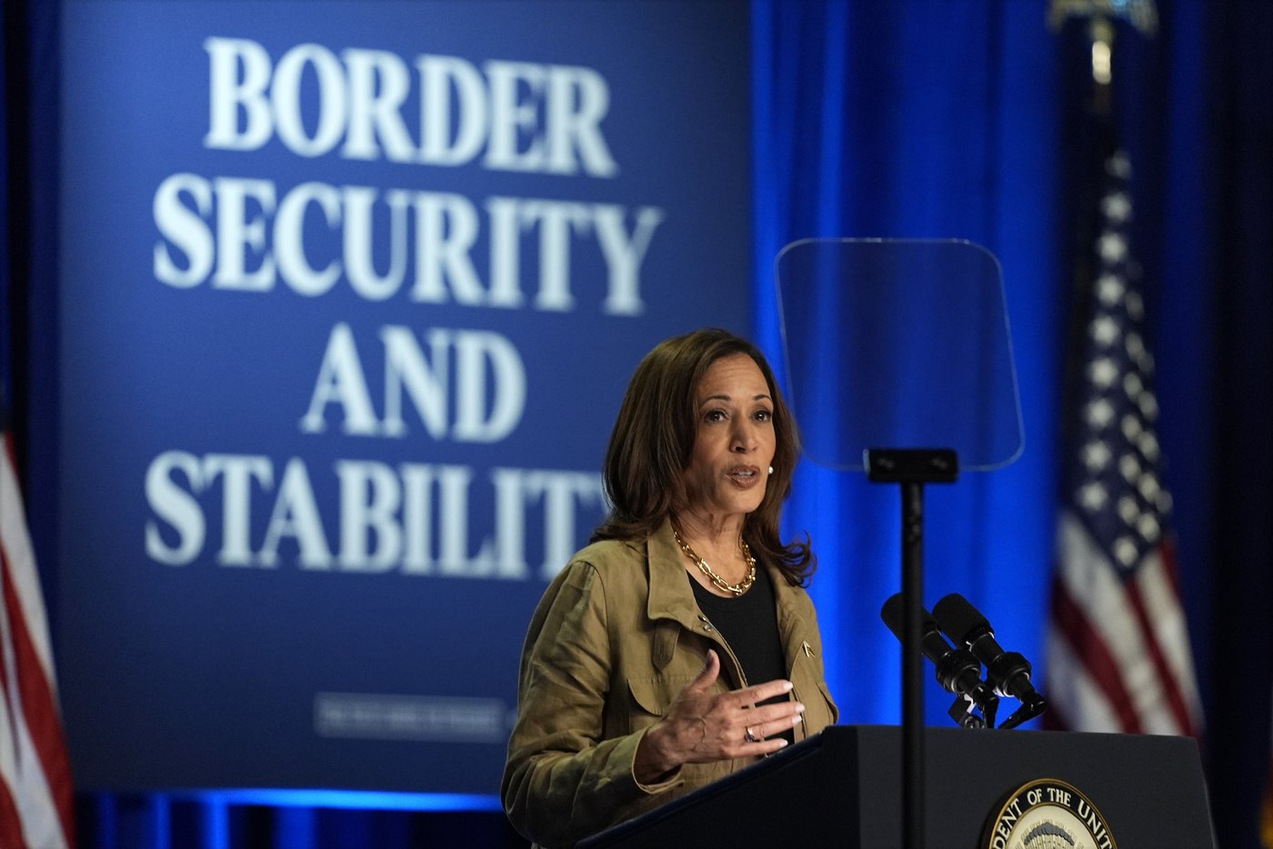 Harris walks fence at US-Mexico border as she works to project tougher stance on migration | iNFOnews.ca Harris walks fence at US-Mexico border as she works to project tougher stance on migration | iNFOnews.ca