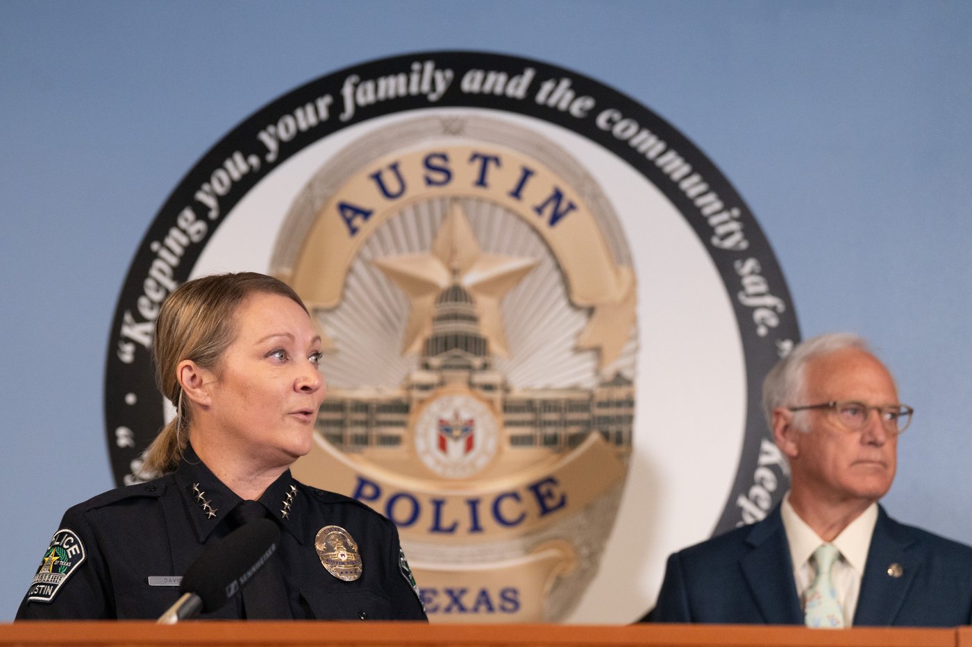 Gunman was not on the FBI's radar before he opened fire on a crowded Texas bar, authorities say | iNFOnews.ca Gunman was not on the FBI's radar before he opened fire on a crowded Texas bar, authorities say | iNFOnews.ca