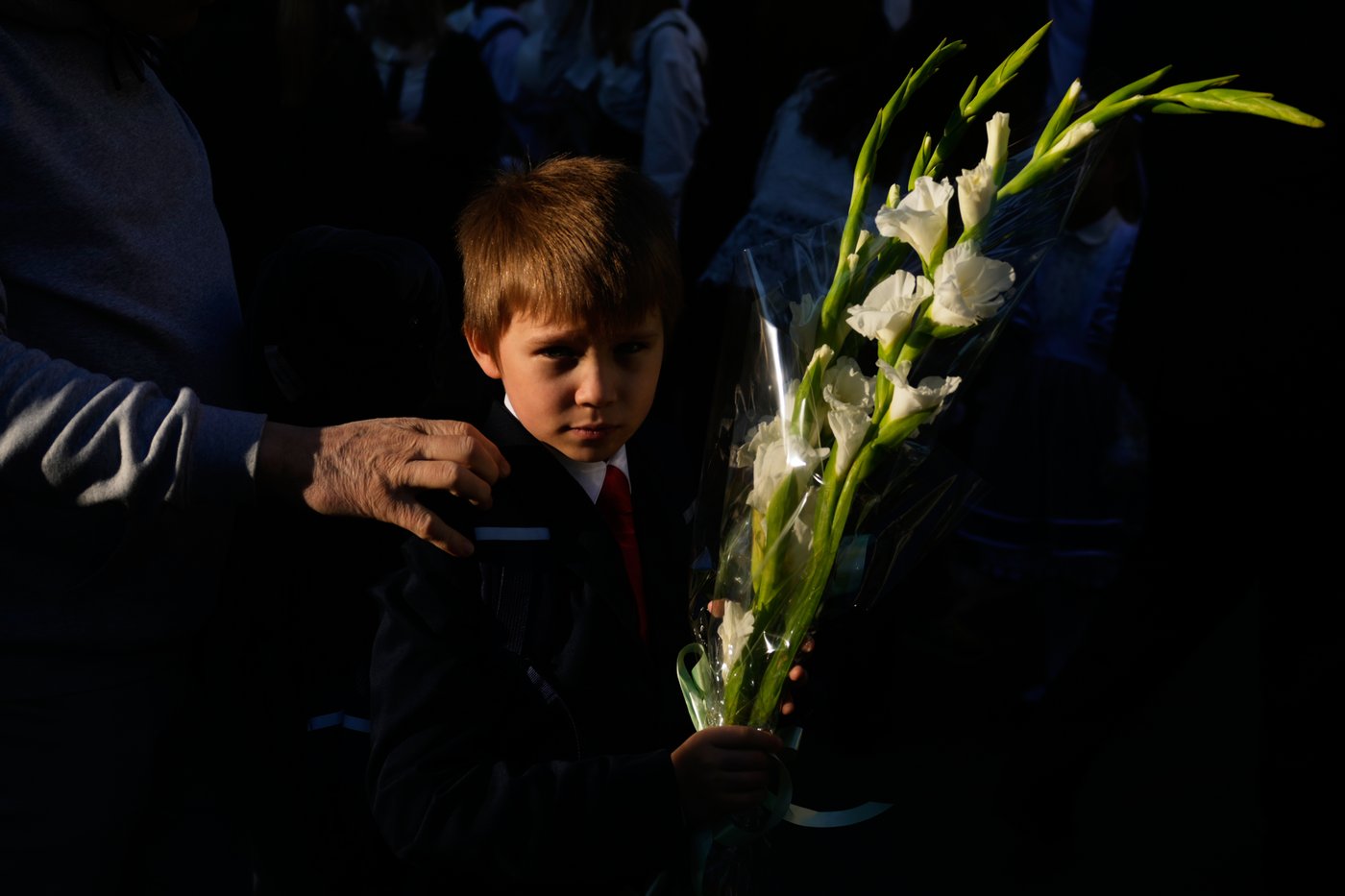 Pupils return to school in Russia and Ukraine as Kyiv students shelter from air raids, in photos | iNFOnews.ca