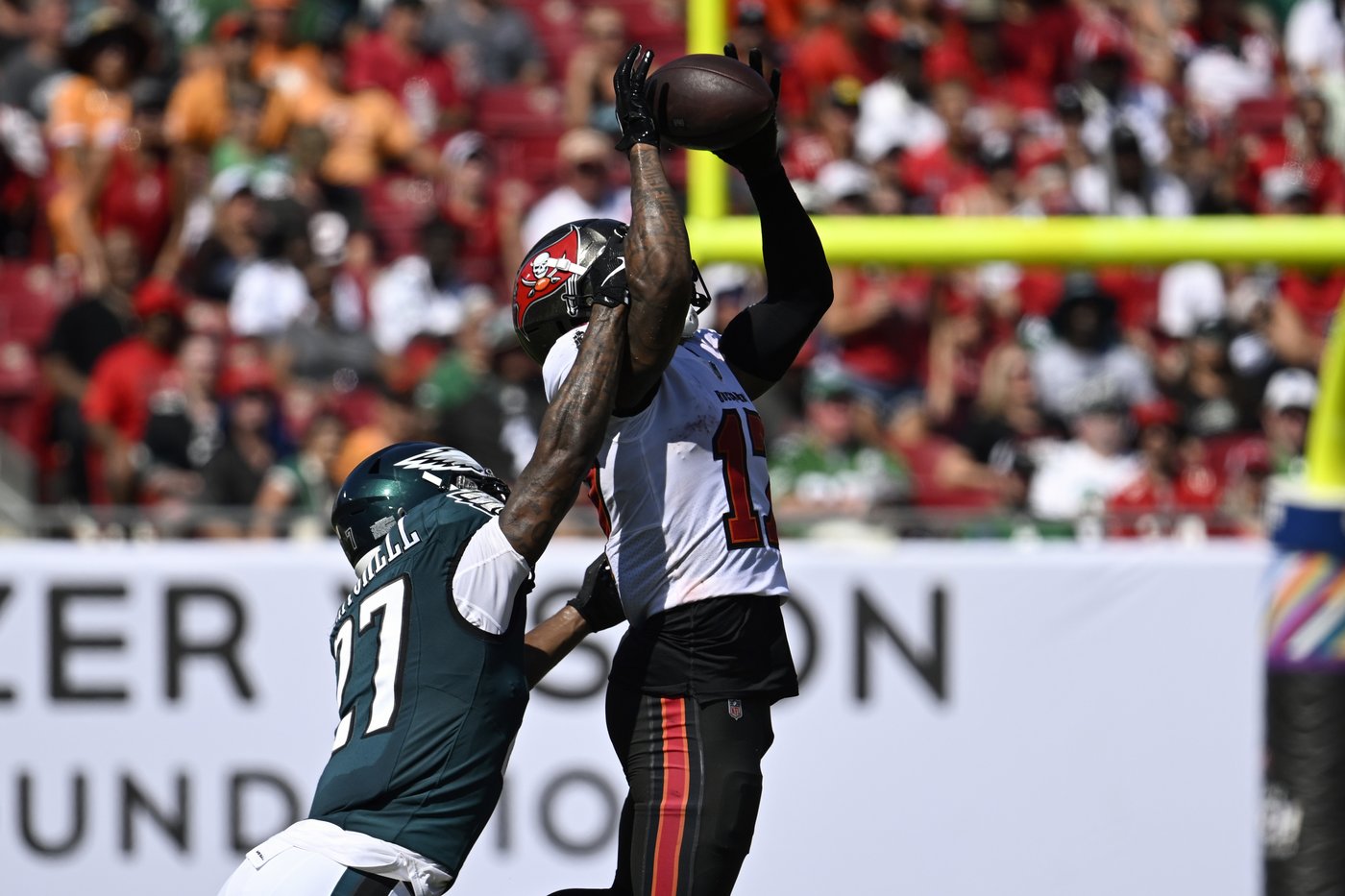 Mayfield throws for 347 yards and accounts for three TDs to lead Bucs over Eagles 33-16 | iNFOnews.ca Mayfield throws for 347 yards and accounts for three TDs to lead Bucs over Eagles 33-16 | iNFOnews.ca