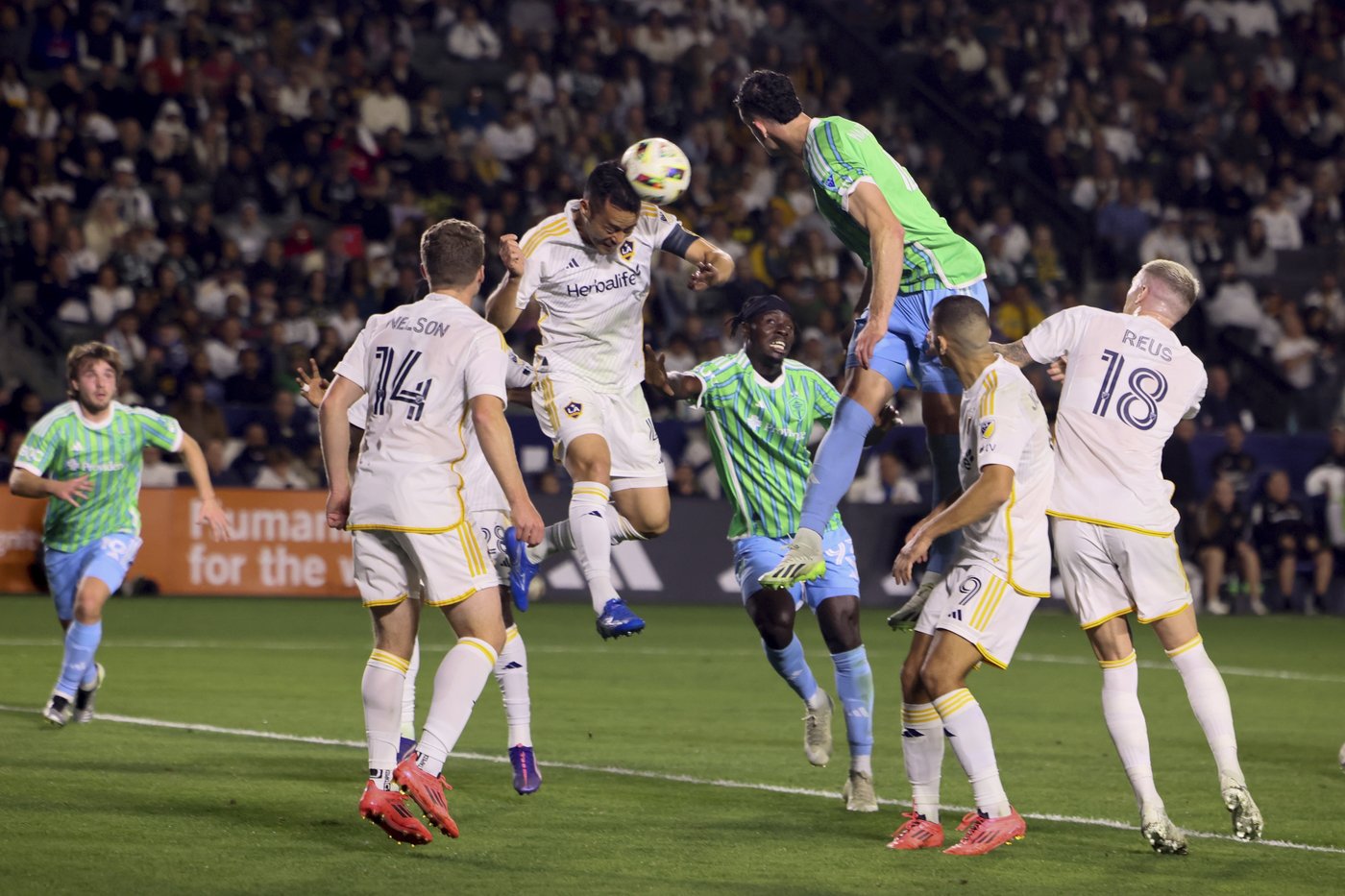 LA Galaxy advance to first MLS Cup in 10 years with 1-0 win over Seattle in Western Conference final | iNFOnews.ca