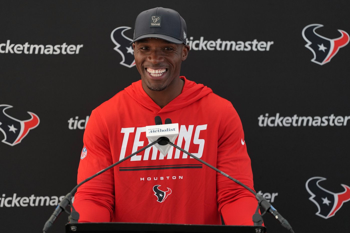 Texans had to switch planes before departure for London ahead of game against Jaguars at Wembley | iNFOnews.ca Texans had to switch planes before departure for London ahead of game against Jaguars at Wembley | iNFOnews.ca