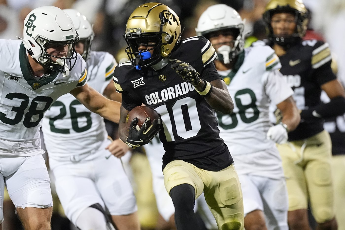 Sanders connects with Wester on Hail Mary in regulation, Colorado beats Baylor 38-31 in overtime | iNFOnews.ca