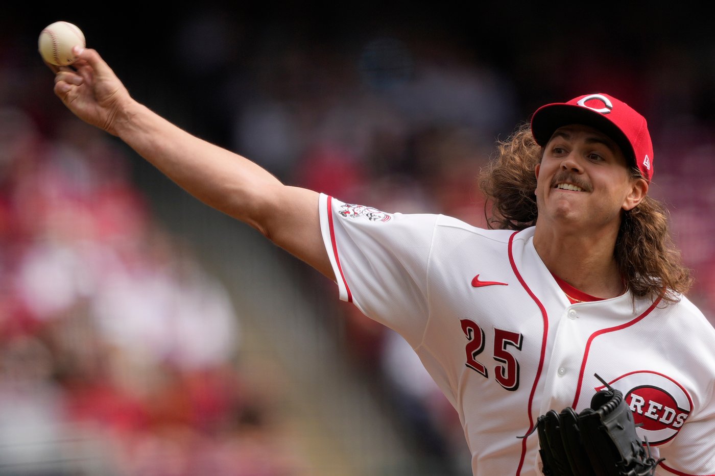 Eugenio Suarez hits a 3-run homer and Reds beat Red Sox 3-2 to win season-opening series | iNFOnews.ca Eugenio Suarez hits a 3-run homer and Reds beat Red Sox 3-2 to win season-opening series | iNFOnews.ca