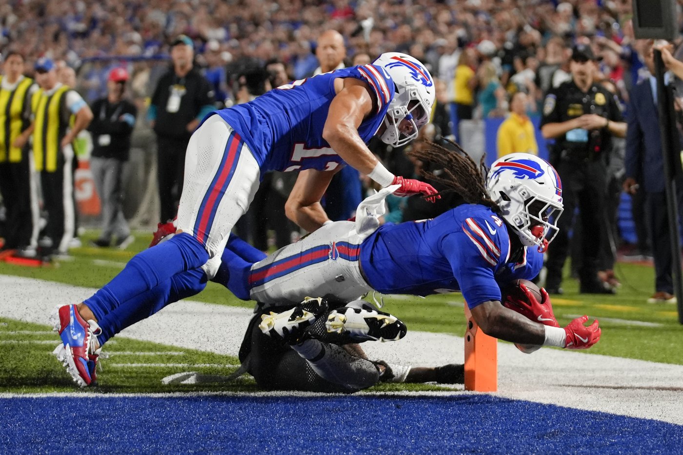 Josh Allen throws 4 TD passes and the Bills roll to a 47-10 win over the unraveling Jaguars | iNFOnews.ca Josh Allen throws 4 TD passes and the Bills roll to a 47-10 win over the unraveling Jaguars | iNFOnews.ca