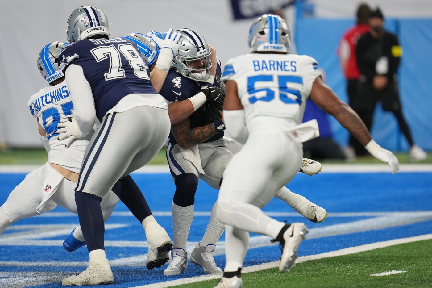 Jahmyr Gibbs rushes for 3 TDs and Lions get much-needed 44-30 win over Cowboys | iNFOnews.ca Jahmyr Gibbs rushes for 3 TDs and Lions get much-needed 44-30 win over Cowboys | iNFOnews.ca