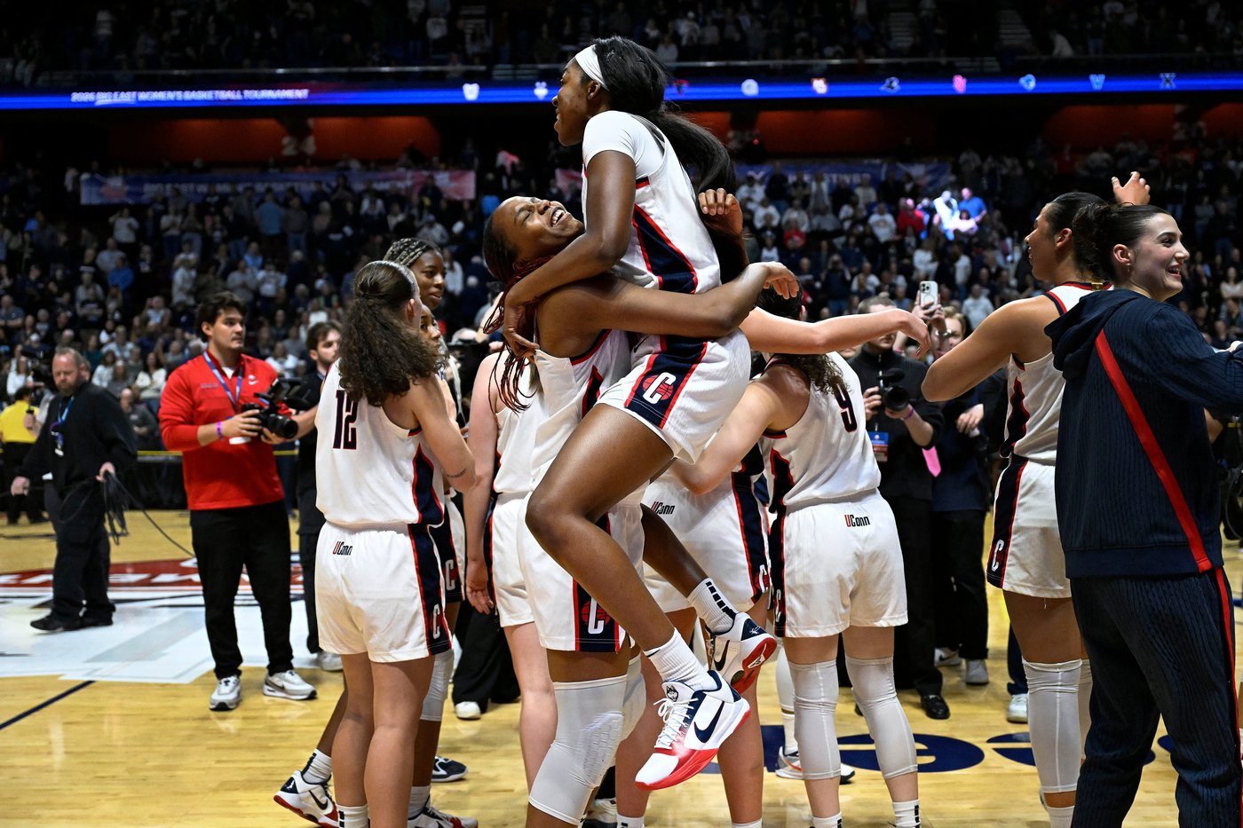 Duke, Arizona, Michigan and Florida lead title odds for March Madness, bettors expect chalky results | iNFOnews.ca Duke, Arizona, Michigan and Florida lead title odds for March Madness, bettors expect chalky results | iNFOnews.ca