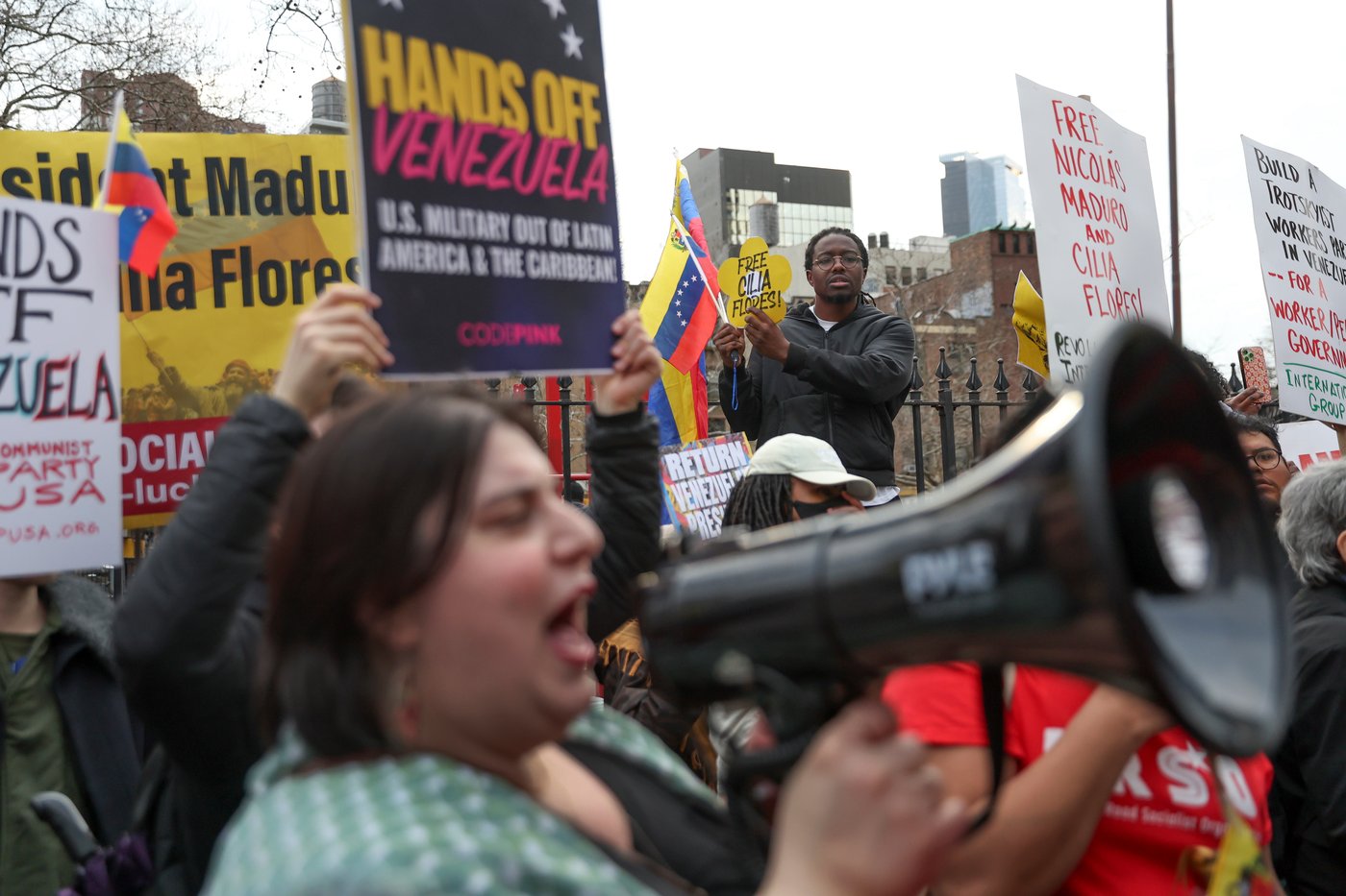 Photos from Caracas and US court where former Venezuelan President Maduro fights indictment | iNFOnews.ca