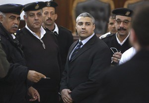 Mohamed Fahmy voices frustration as retrial postponed to next month | iNFOnews.ca CP32014620
