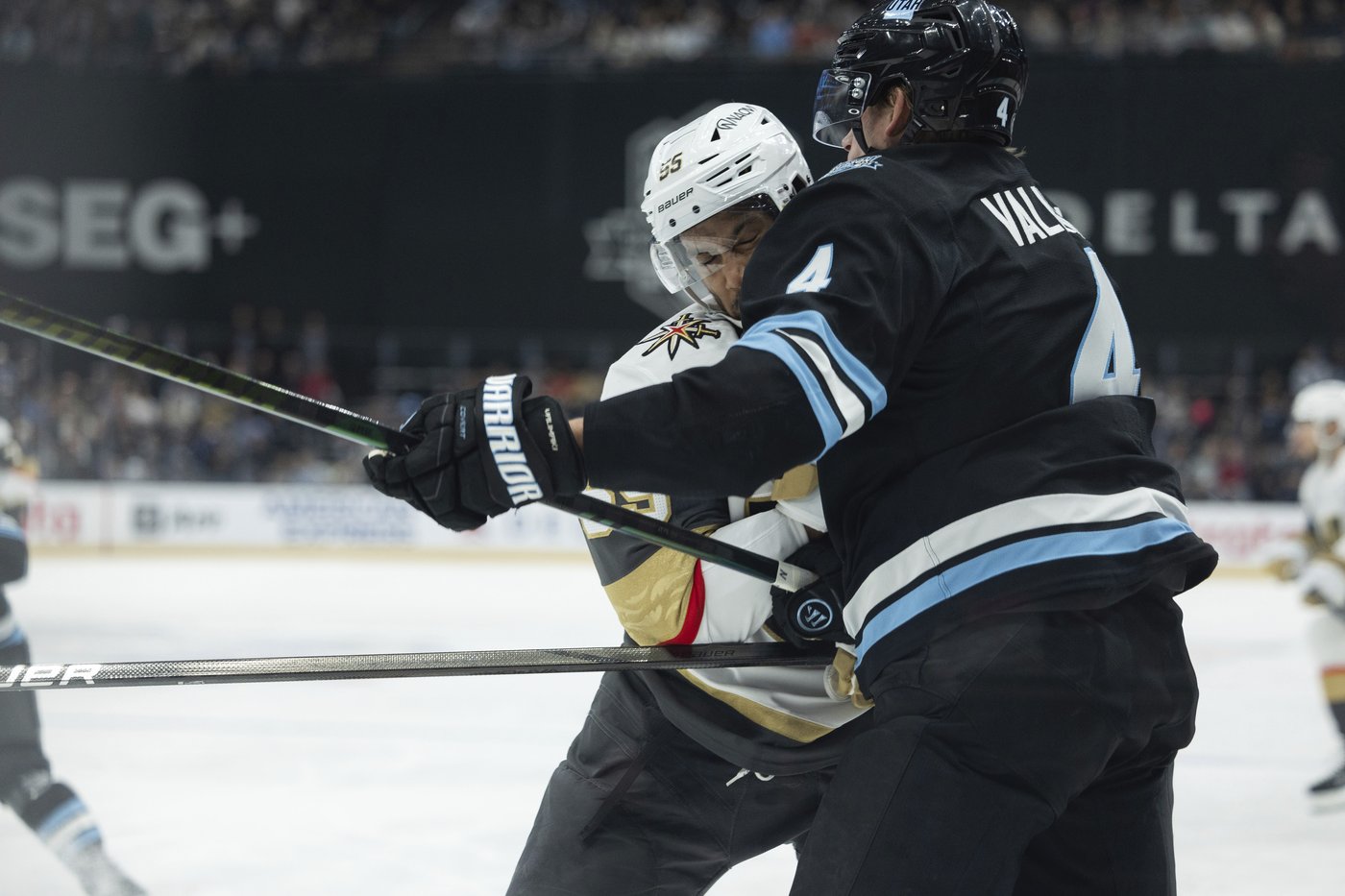 Karlsson scores 2 late goals and Golden Knights rally for 4-2 win over Utah | iNFOnews.ca Karlsson scores 2 late goals and Golden Knights rally for 4-2 win over Utah | iNFOnews.ca