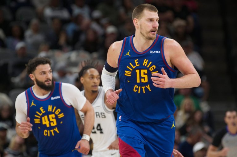 Nuggets center Nikola Jokic surges into playoffs after a scary knee injury and historic season | iNFOnews.ca