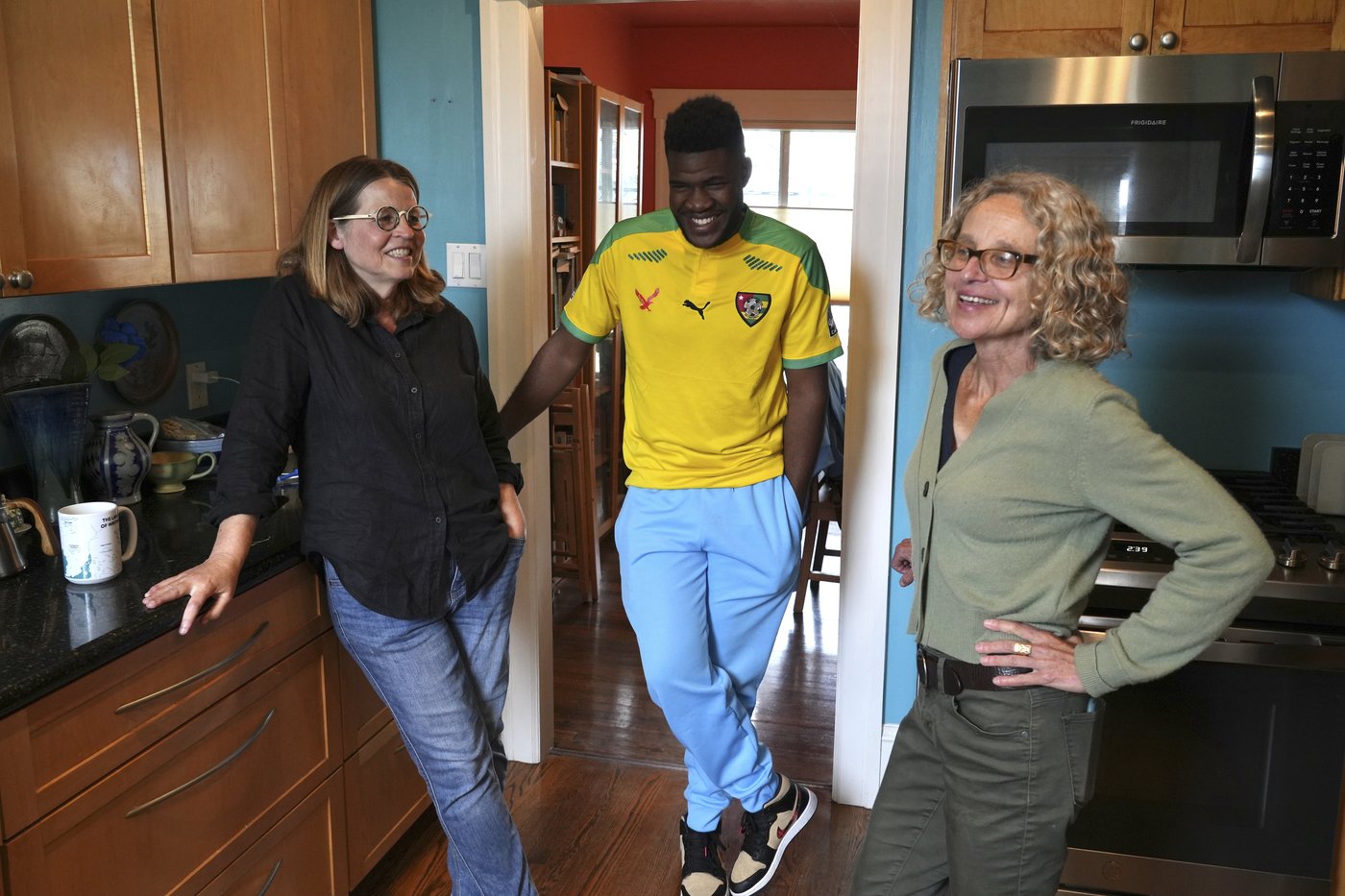 US 'Welcome Corps' helps resettle LGBTQ+ refugees fleeing crackdowns against gay people | iNFOnews.ca US 'Welcome Corps' helps resettle LGBTQ+ refugees fleeing crackdowns against gay people | iNFOnews.ca
