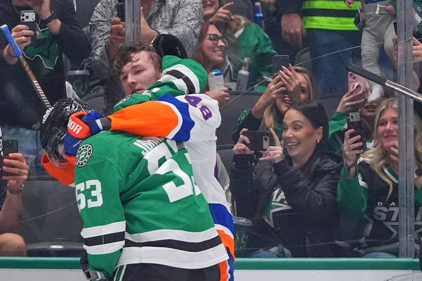 Jason Robertson scores twice to help the Stars beat the Islanders 6-3 | iNFOnews.ca