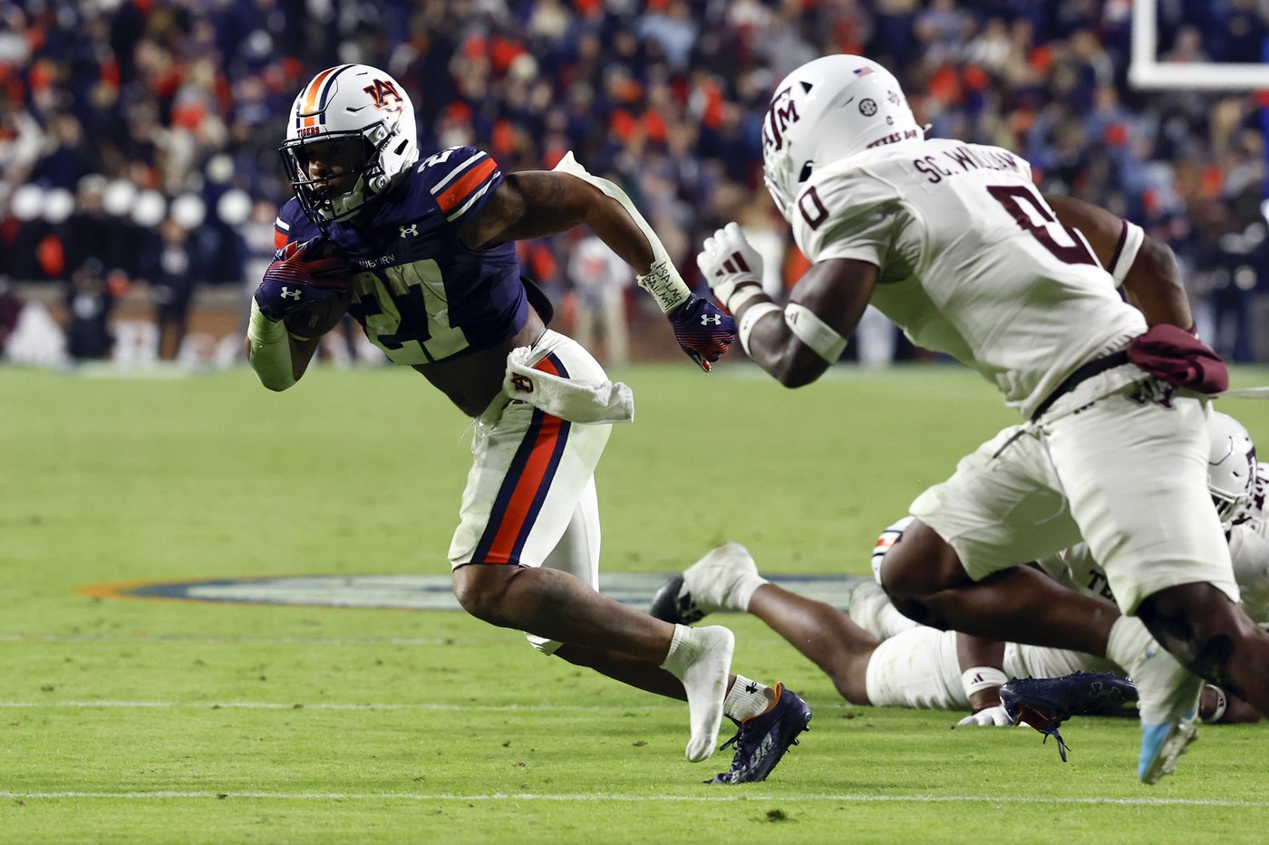 No. 13 Alabama hosts rival Auburn in Iron Bowl with both teams ending rough regular seasons | iNFOnews.ca