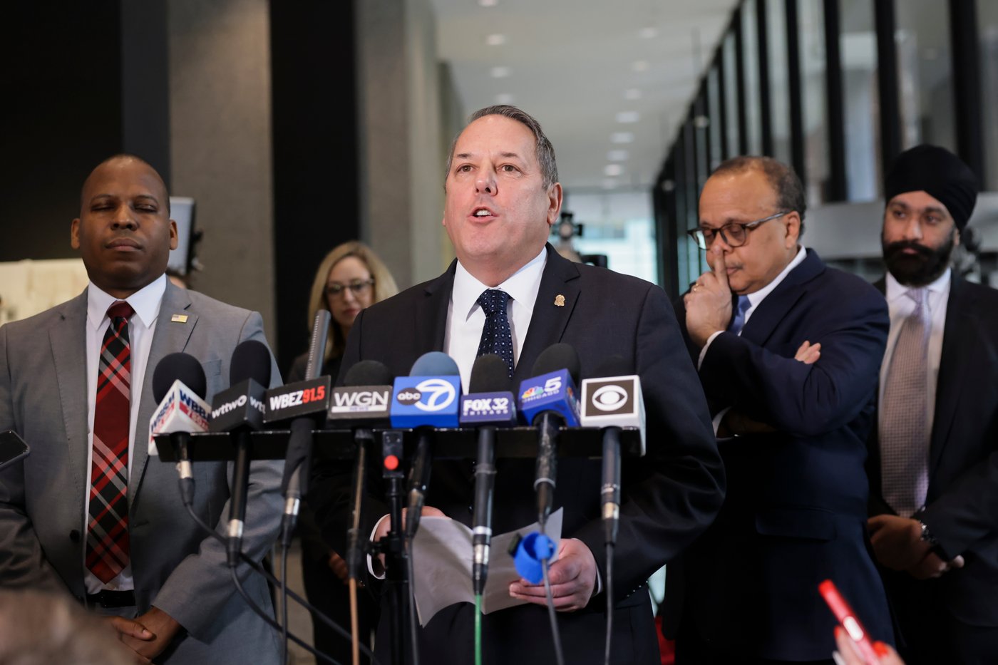 Top FBI agent in Chicago abruptly leaving post after being pushed to retire, AP sources say | iNFOnews.ca Top FBI agent in Chicago abruptly leaving post after being pushed to retire, AP sources say | iNFOnews.ca