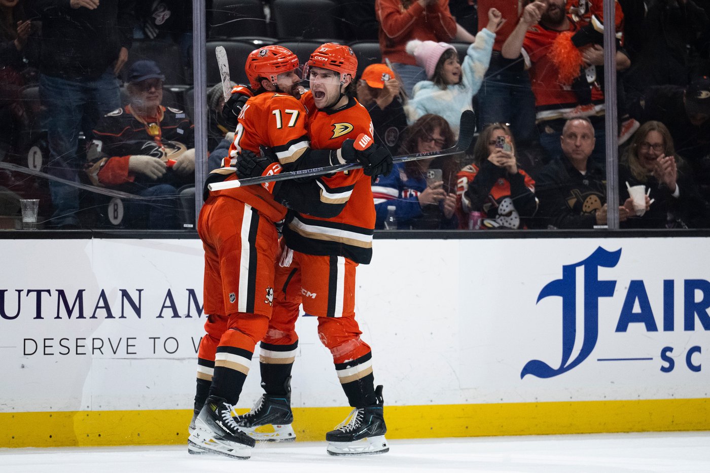 Rossi scores with 9.5 seconds left in regulation, Canucks beat Ducks 4-3 | iNFOnews.ca Rossi scores with 9.5 seconds left in regulation, Canucks beat Ducks 4-3 | iNFOnews.ca