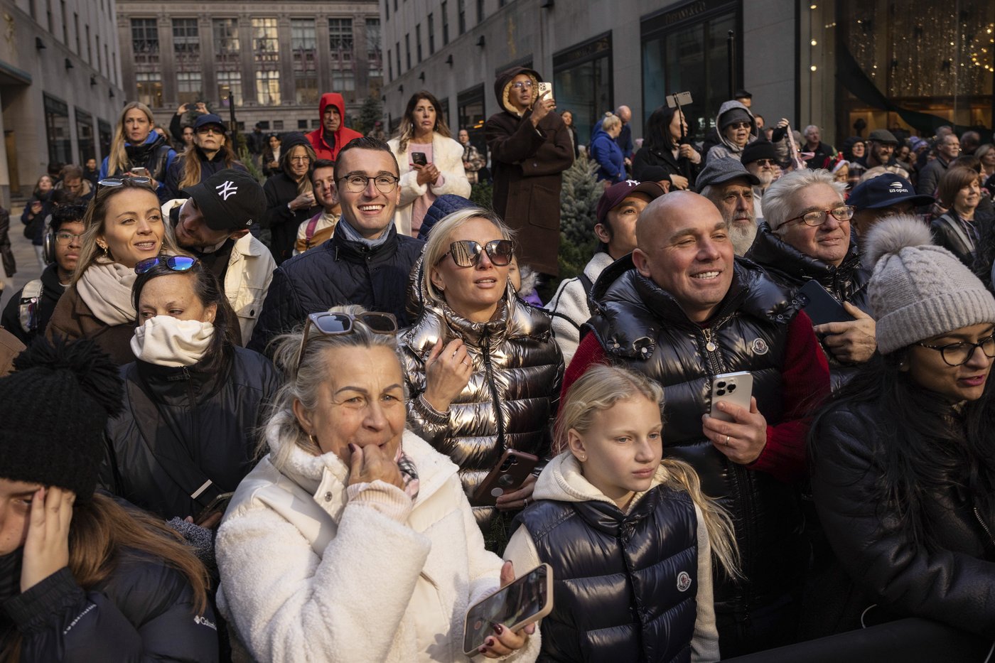 Haul out the holly! Rockefeller Center Christmas Tree arrives in New York City | iNFOnews.ca
