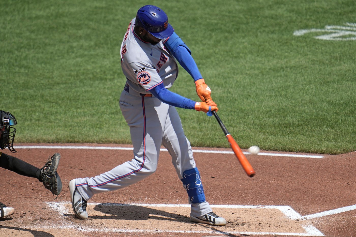 Bo Bichette goes 5 for 5 and Sean Manaea strikes out 11 in Mets' 11-1 rout of Pirates | iNFOnews.ca