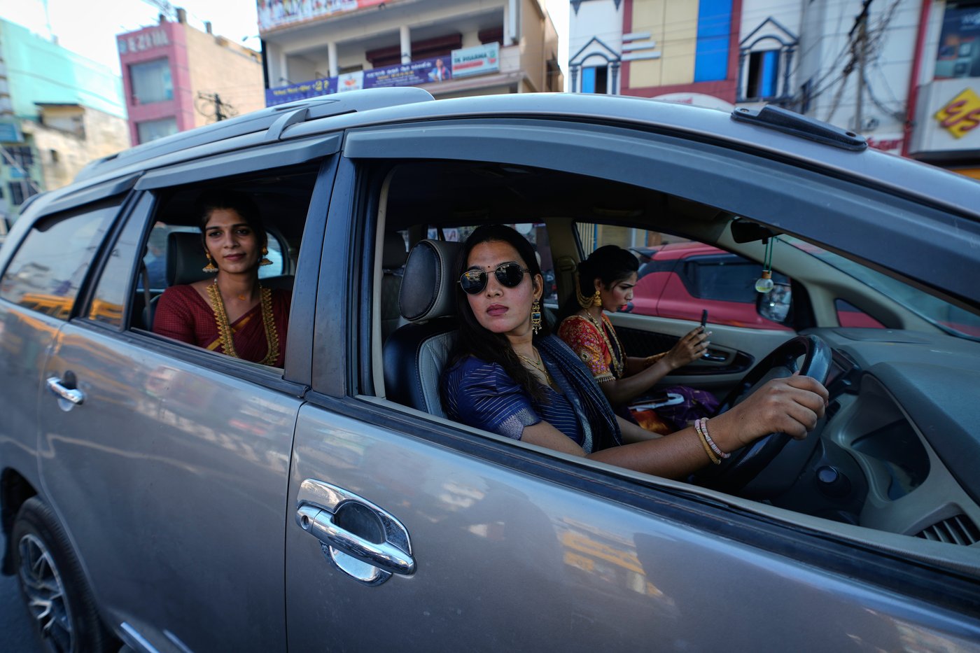 PHOTO ESSAY: A symbolic marriage ritual and beauty pageant brings India’s trans community together | iNFOnews.ca