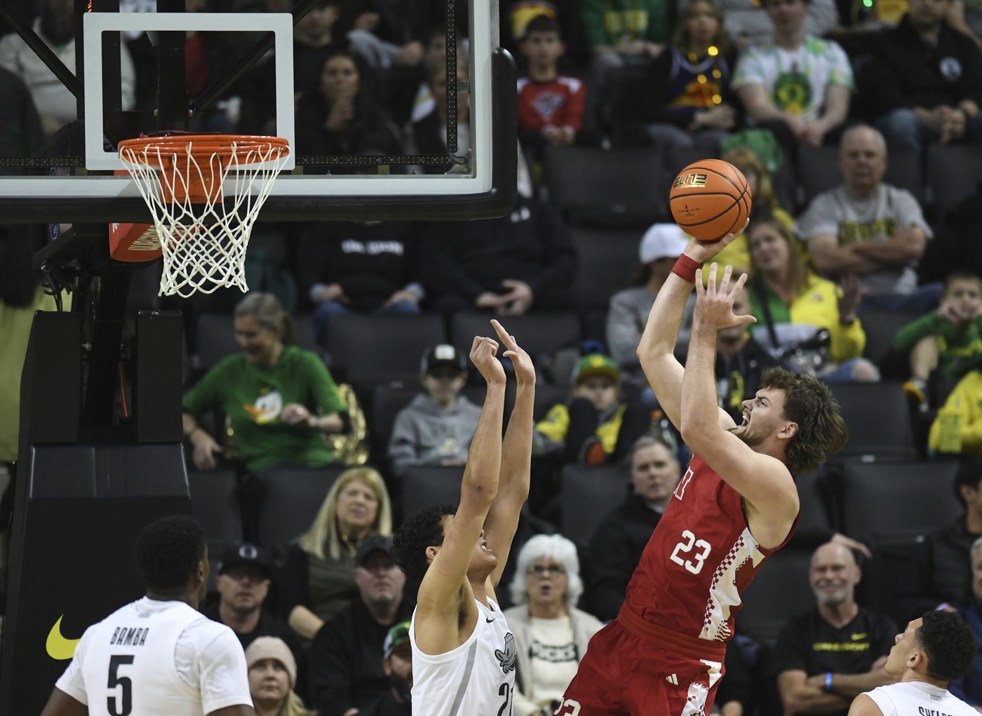 Brice Williams scores 28 points to lift Nebraska over No. 16 Oregon 77-71 | iNFOnews.ca