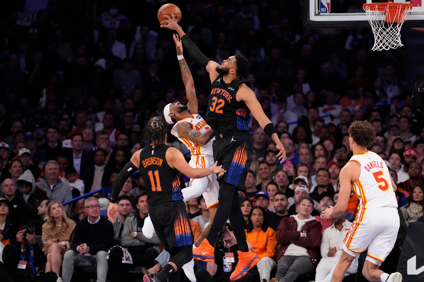 CJ McCollum leads a late rally as the Hawks stun the Knicks 107-106 to tie their series at 1-1 | iNFOnews.ca CJ McCollum leads a late rally as the Hawks stun the Knicks 107-106 to tie their series at 1-1 | iNFOnews.ca