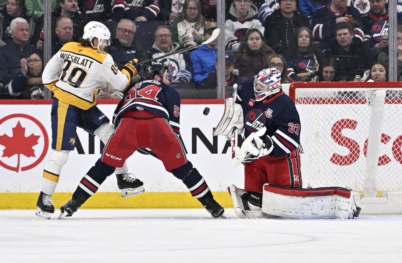 Predators pounce in shootout to edge Jets 4-3 | iNFOnews.ca