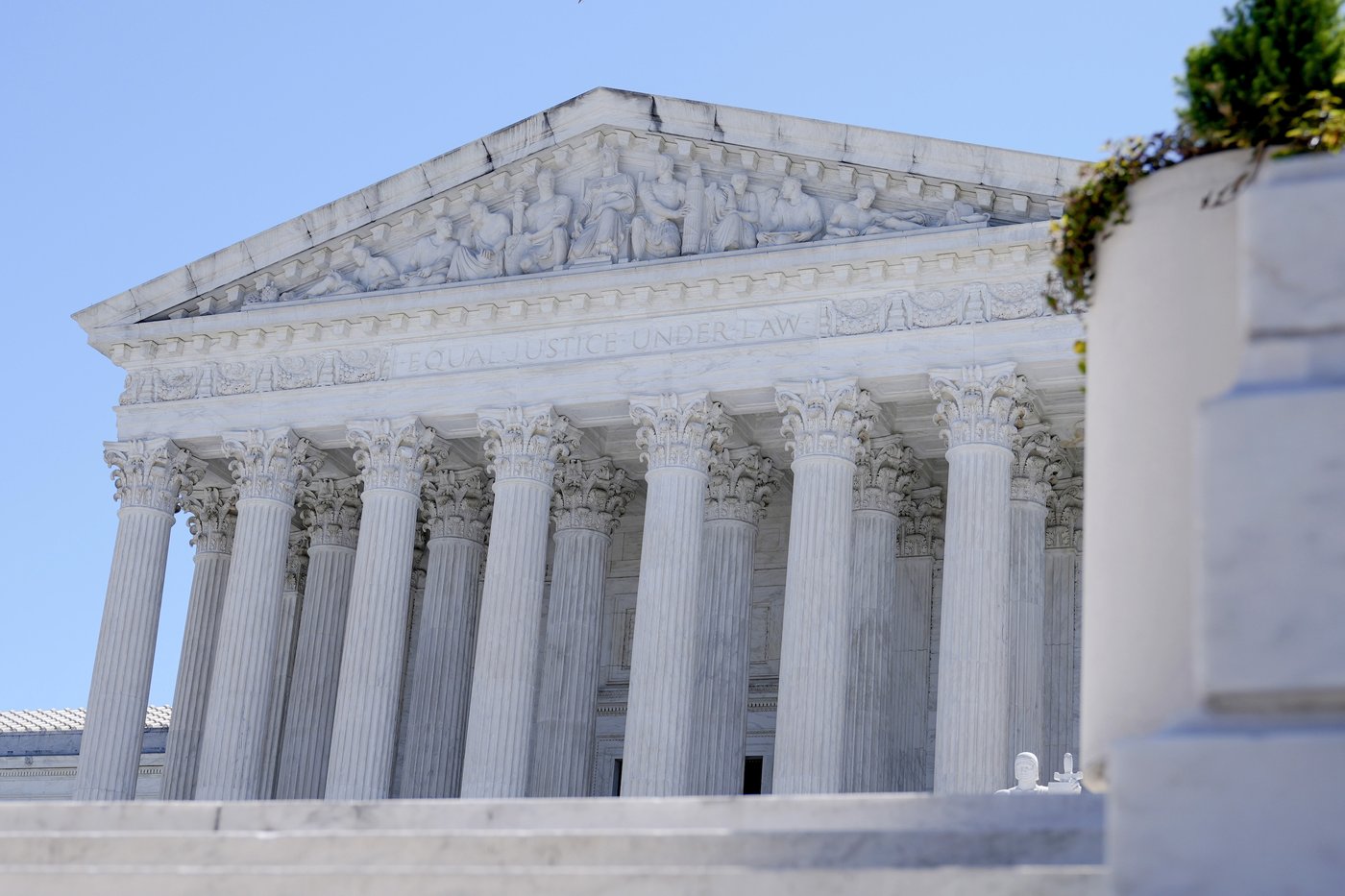 Supreme Court to weigh a Texas death row case after halting execution | iNFOnews.ca Supreme Court to weigh a Texas death row case after halting execution | iNFOnews.ca