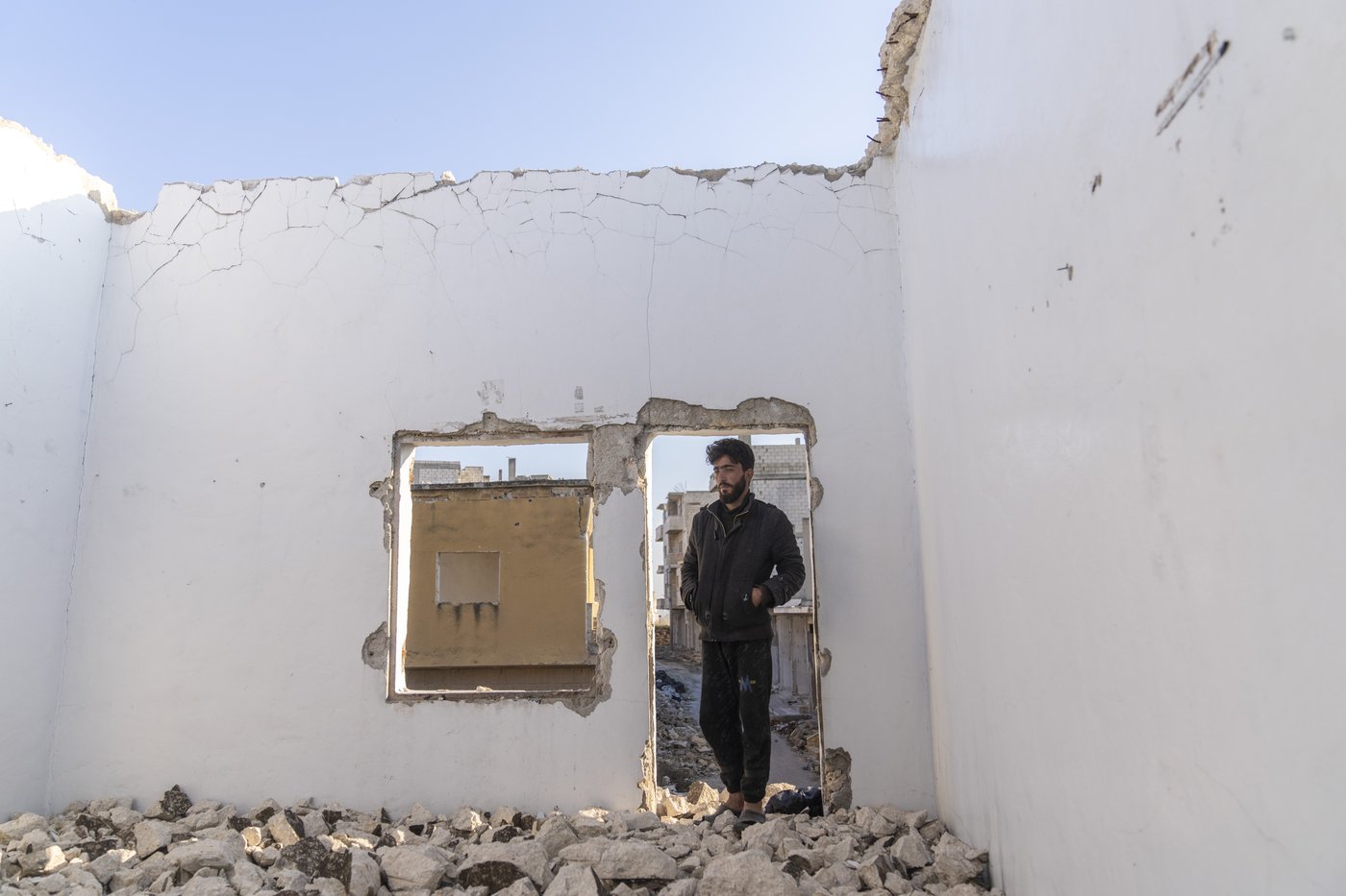 AP PHOTOS: In northern Syria, displaced owners return to houses with no roofs | iNFOnews.ca