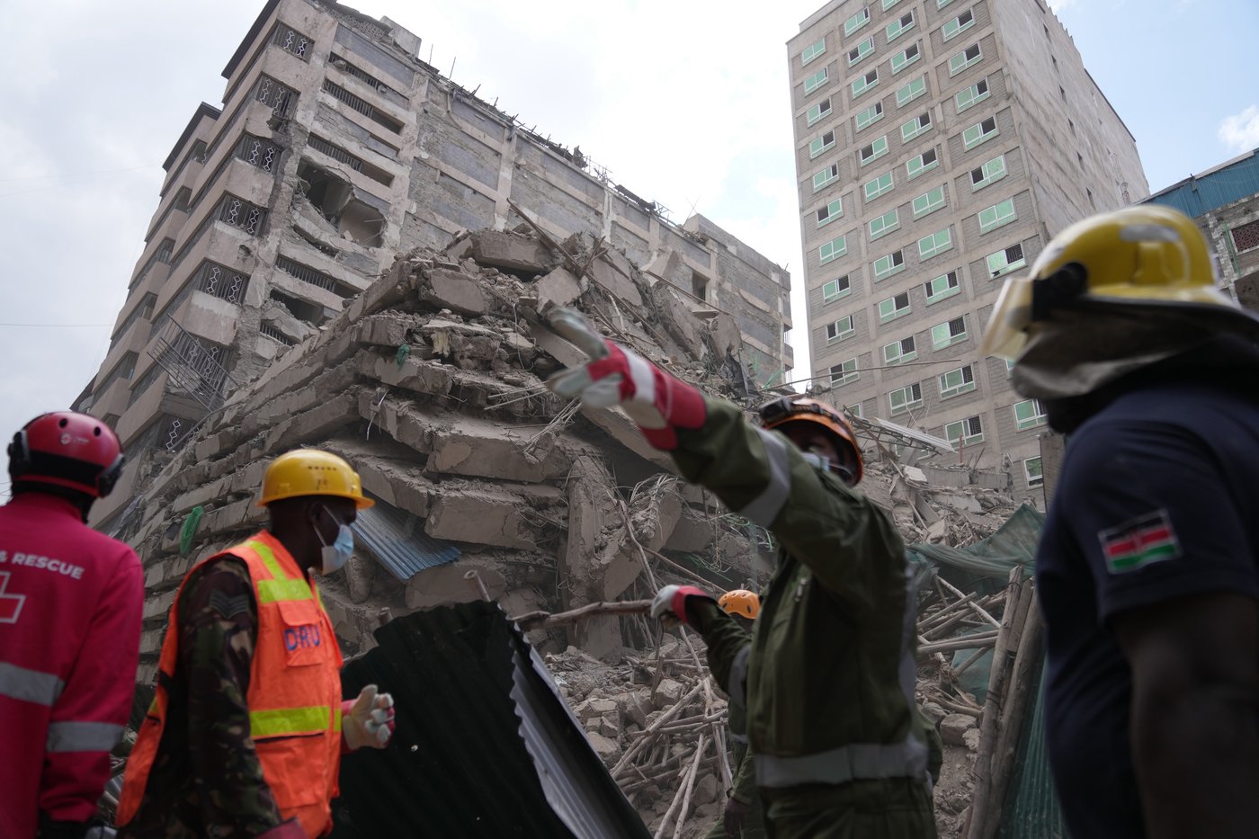 Many feared trapped as a tall building collapses in Kenya | iNhome