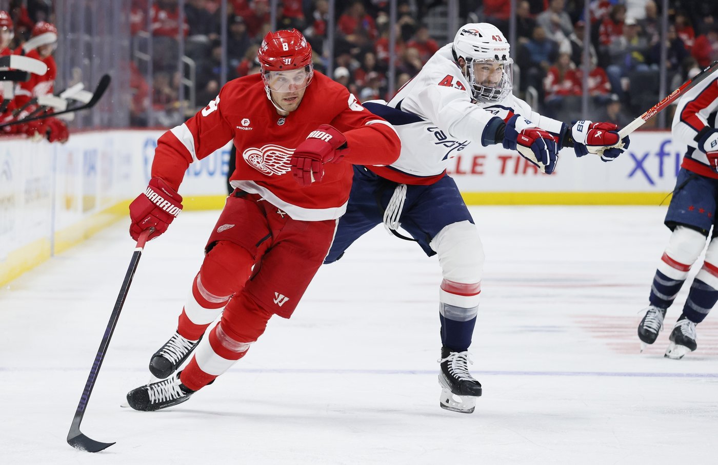 Kane reaches 1,300 points, Red Wings halt four-game slide with 4-2 win over Capitals | iNFOnews.ca