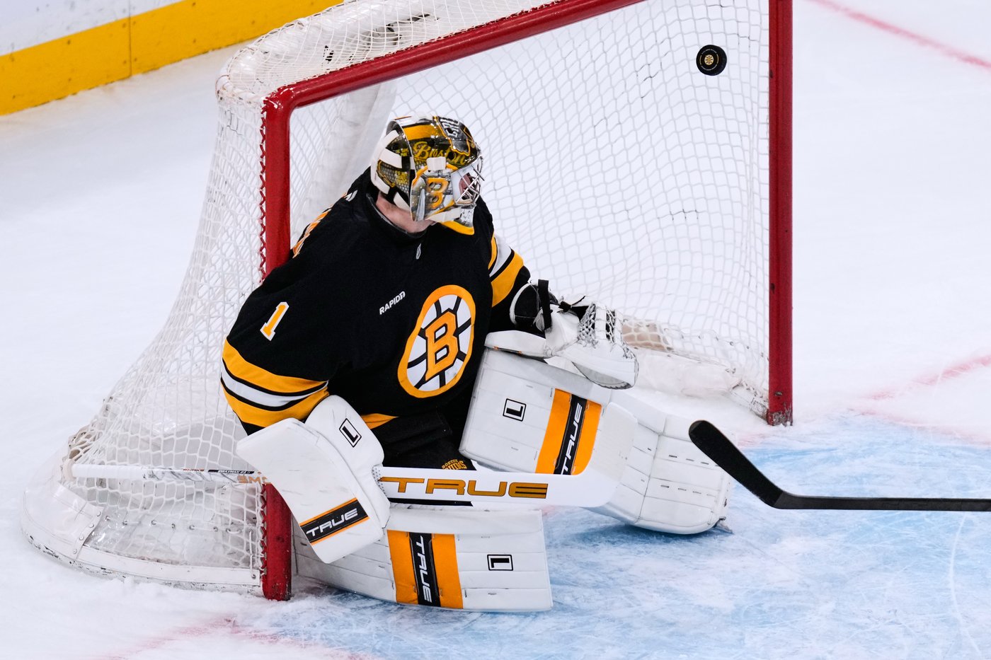 Montreal Canadiens thump Boston Bruins 6-2 in fight-filled affair | iNFOnews.ca Montreal Canadiens thump Boston Bruins 6-2 in fight-filled affair | iNFOnews.ca