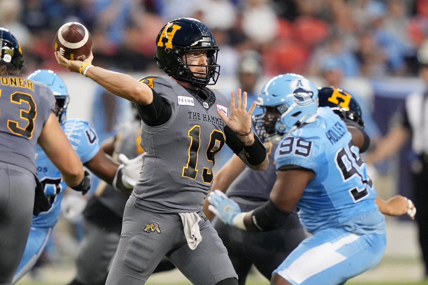 Oliveira, Mitchell named as finalists for CFL outstanding player award | iNFOnews.ca