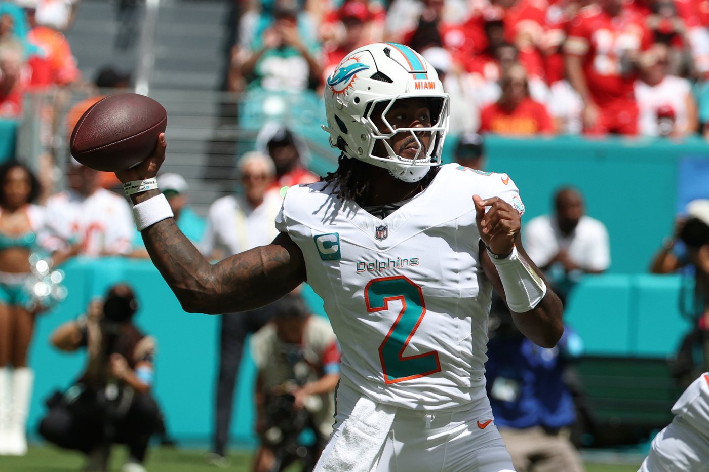Kenneth Walker III has 2 TDs as Chiefs beat Dolphins 24-10 after De'Von Achane exits with injury | iNFOnews.ca Kenneth Walker III has 2 TDs as Chiefs beat Dolphins 24-10 after De'Von Achane exits with injury | iNFOnews.ca