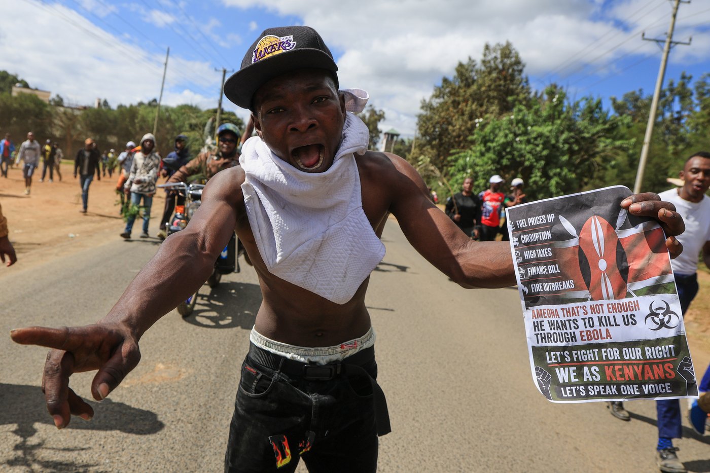 Hundreds of youths protest outside Kenya's Ebola quarantine center for US citizens | iNFOnews.ca Hundreds of youths protest outside Kenya's Ebola quarantine center for US citizens | iNFOnews.ca