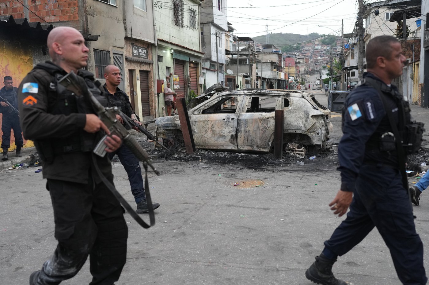 Photos show massive police raid in Rio's favelas leaving dozens dead in clashes with drug gangs | iNFOnews.ca